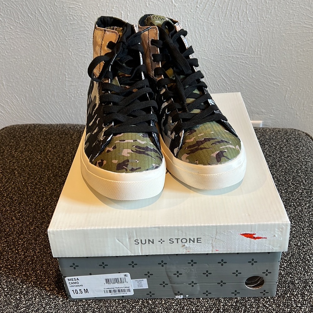 Men's Mesa Camo Print Patchwork Lace-Up High Top Sneakers. (New) - Picture 3 of 8